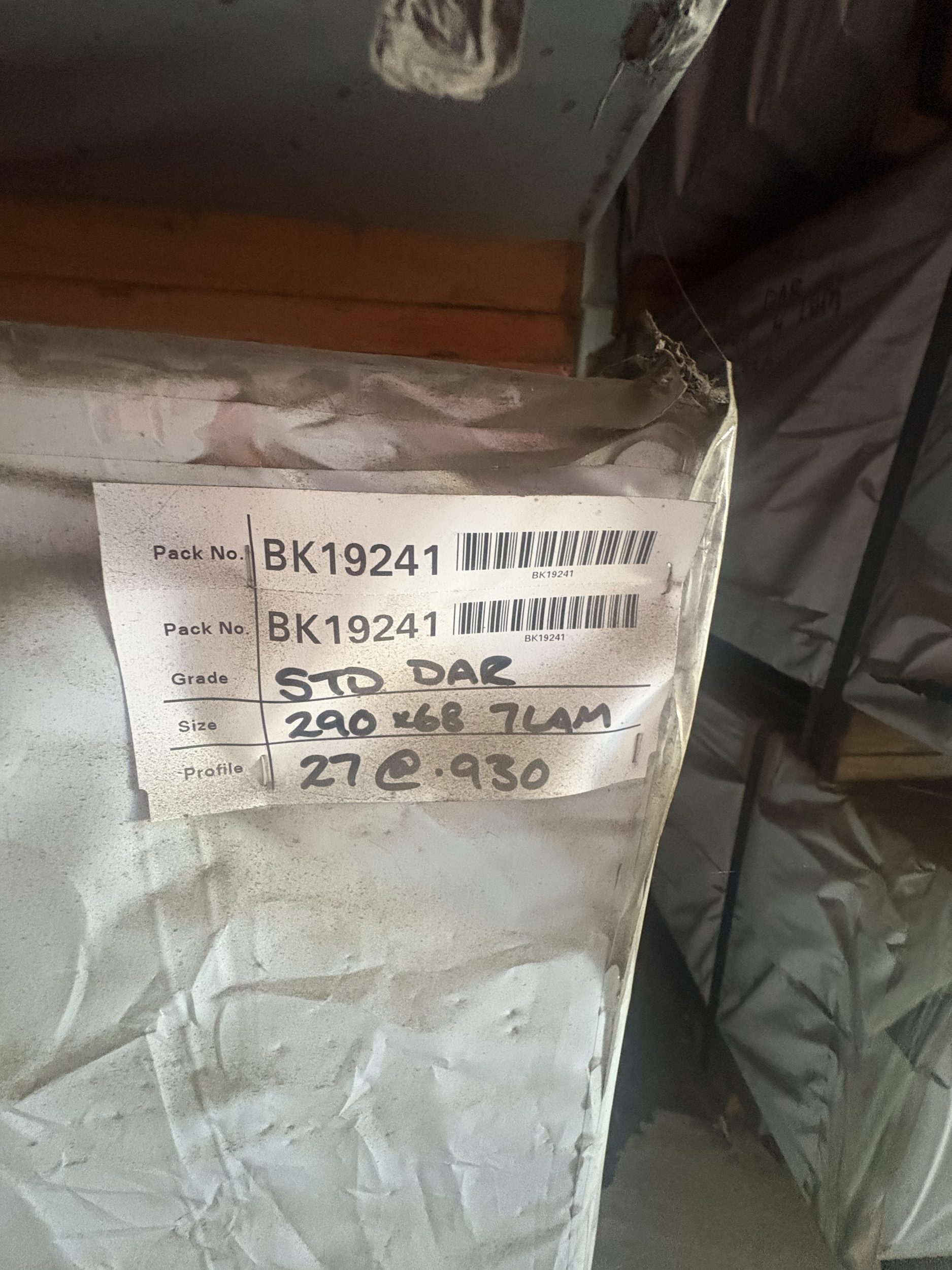Aus Oak STD 290x68 @0.9 — Tasmanian oak