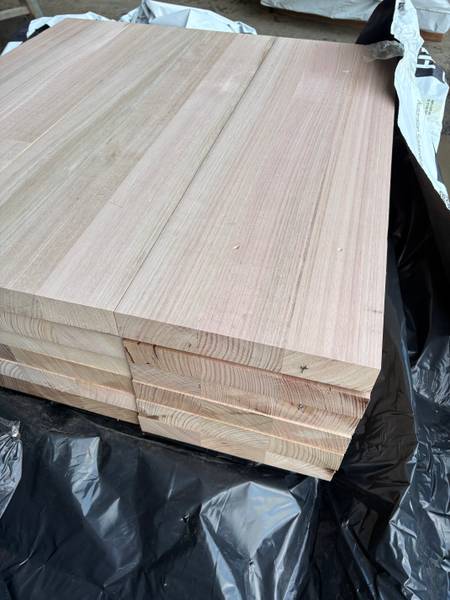 Tasmanian oak stair treads 285 × 43mm select — BK25123