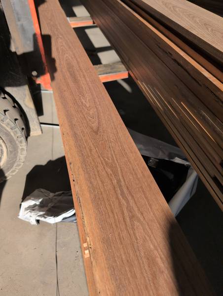 Spotted Gum joinery timber 185 × 20mm select — M13042607 + M13042608