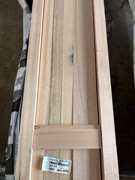 Tasmanian oak joinery timber 70 × 35mm standrad — W68849
