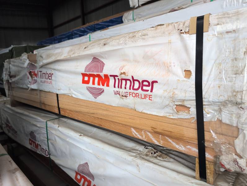Gympie Messmate / Blackbutt fencing 42 × 42mm mixed grades — 70579 — Gympie Messmate, Blackbutt, Tallowwood